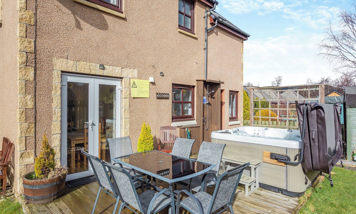Aviemore Cottage | 4 bedroom accommodation in Aviemore