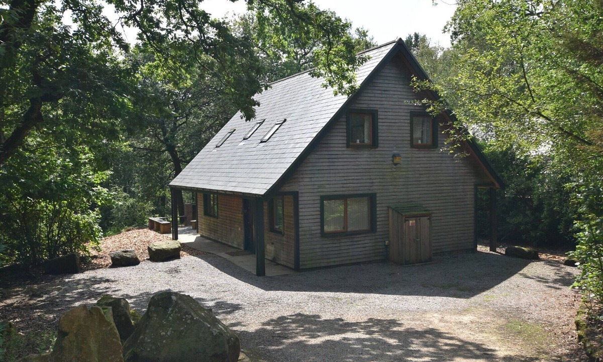 Farley Cabin | 4 bedroom accommodation in Oakamoor