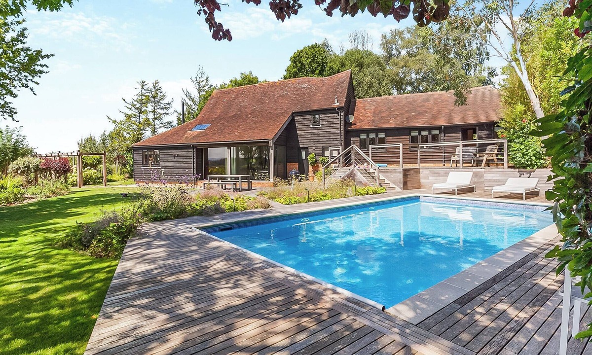Piltdown Cottage | 4 bedroom accommodation in Shortgate, Lewes