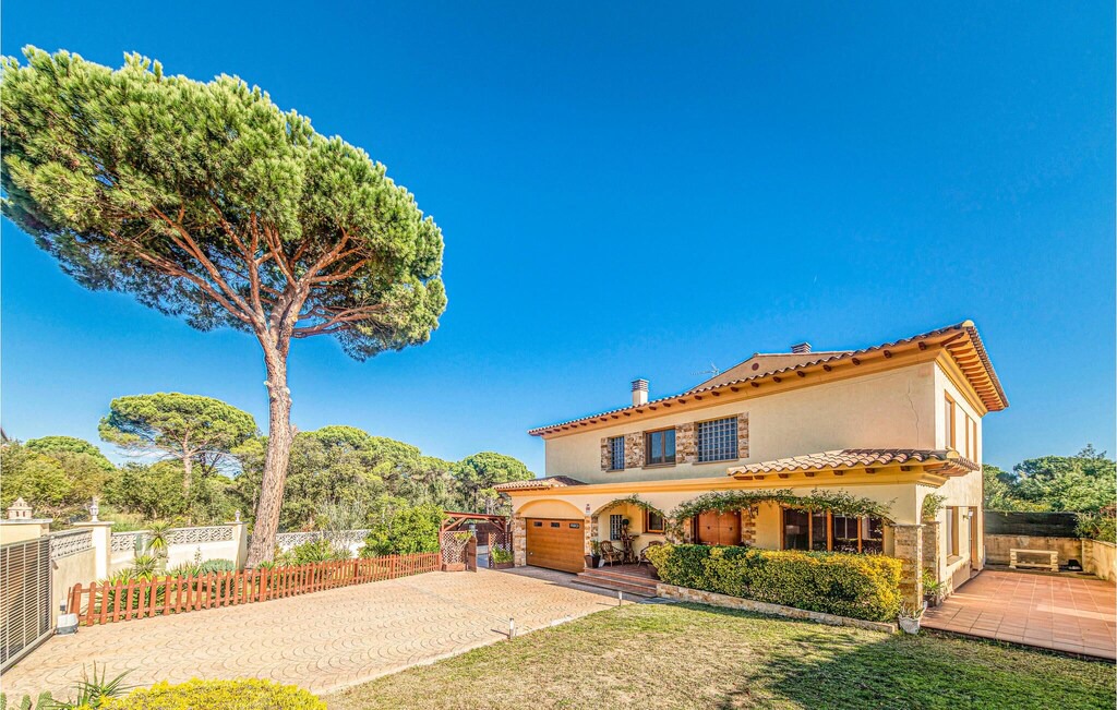 La Goba House | 4 bedroom accommodation in Vidreres