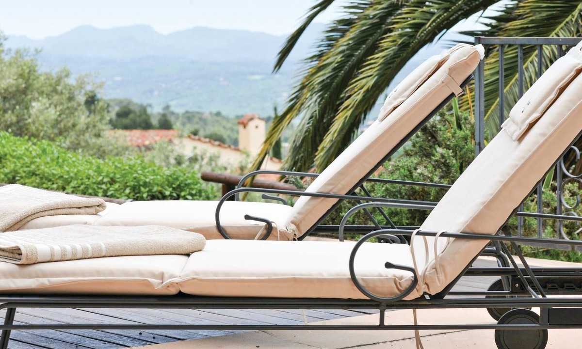 Seillans House | 4 bedroom accommodation in Seillans