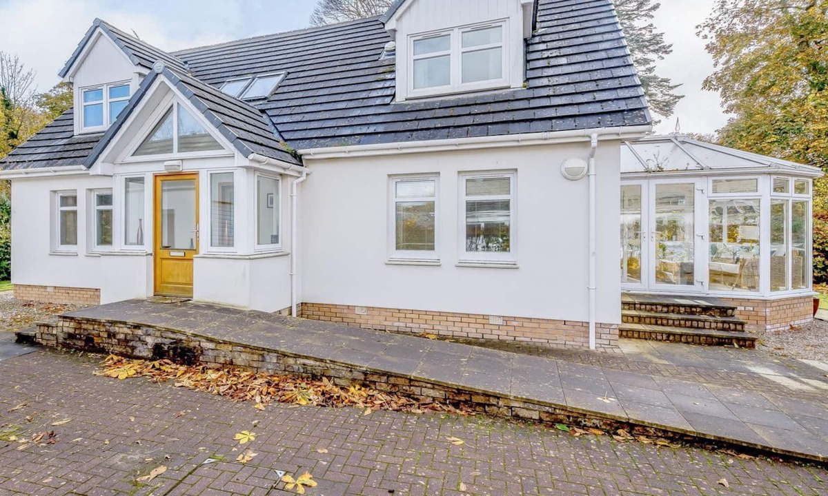 Brodick Cottage | 4 bedroom accommodation in Brodick