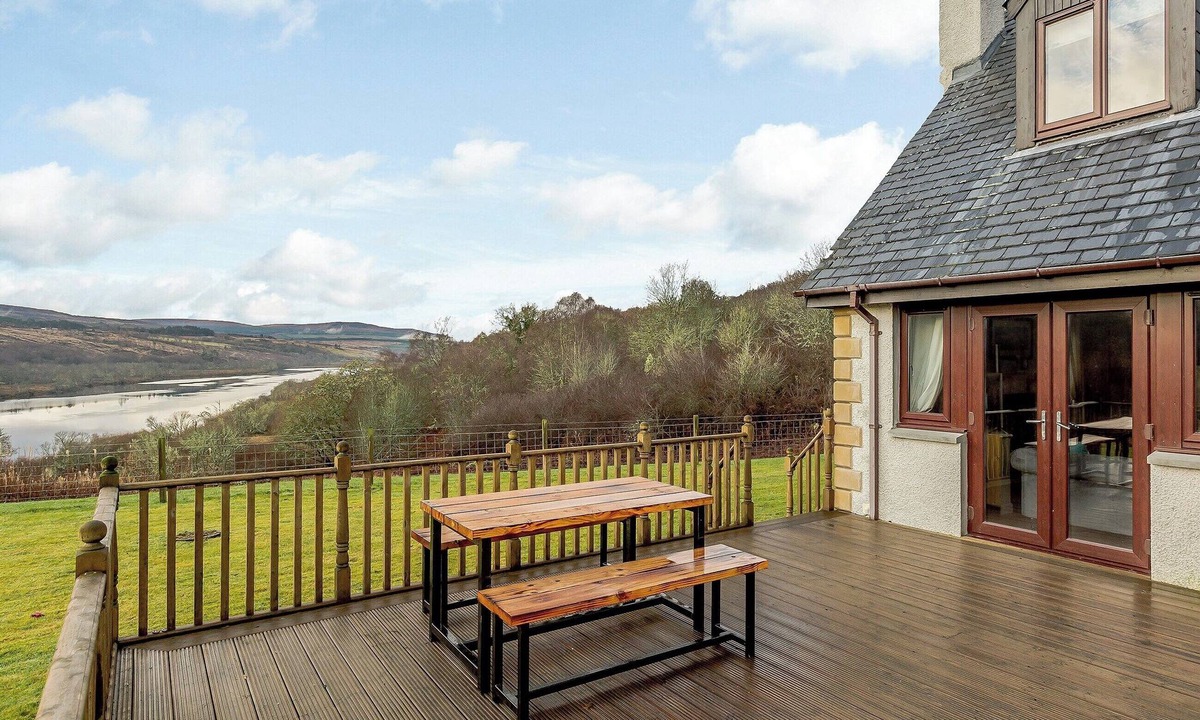 Lairg Cottage | 4 bedroom accommodation in Linside