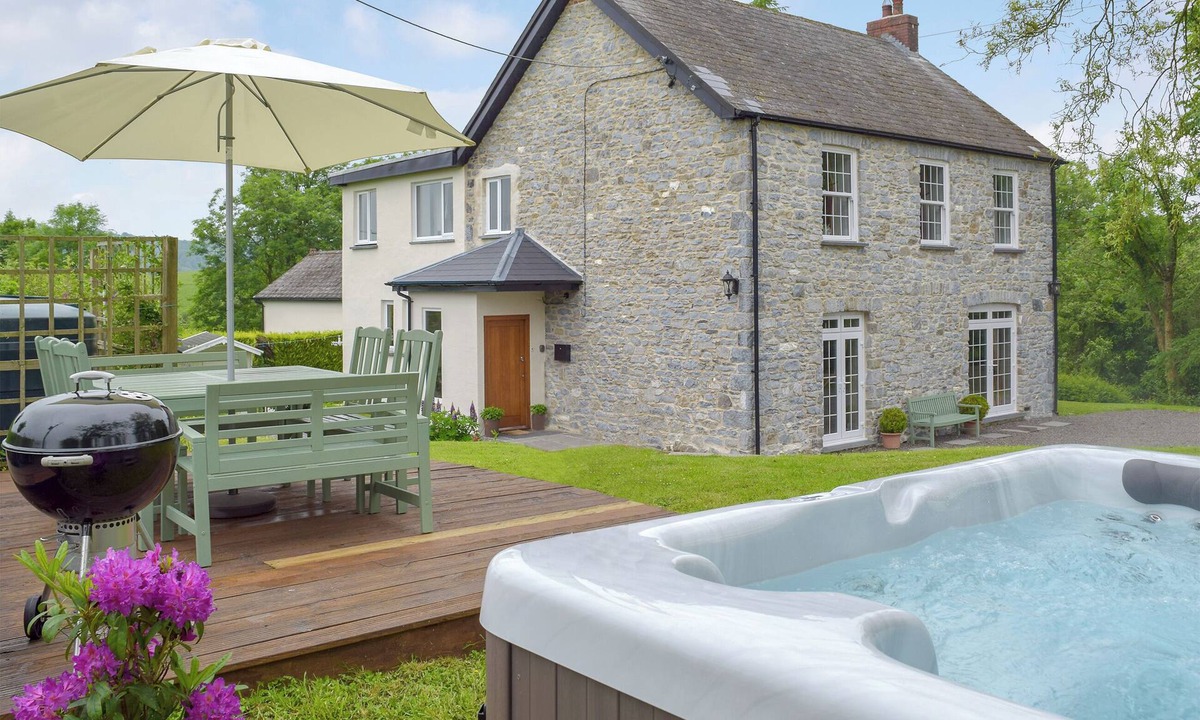 Narberth Cottage | 4 bedroom accommodation in Llanmill, near Narberth