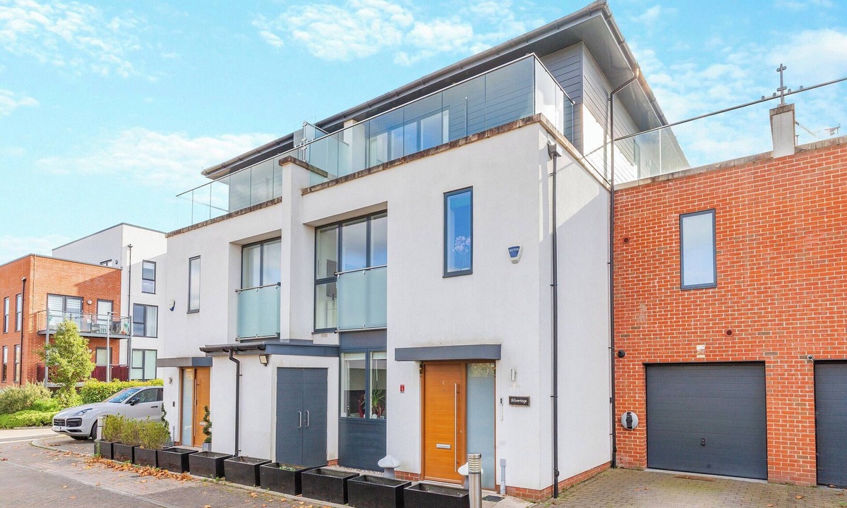 Harold Wood Cottage | 4 bedroom accommodation in Romford