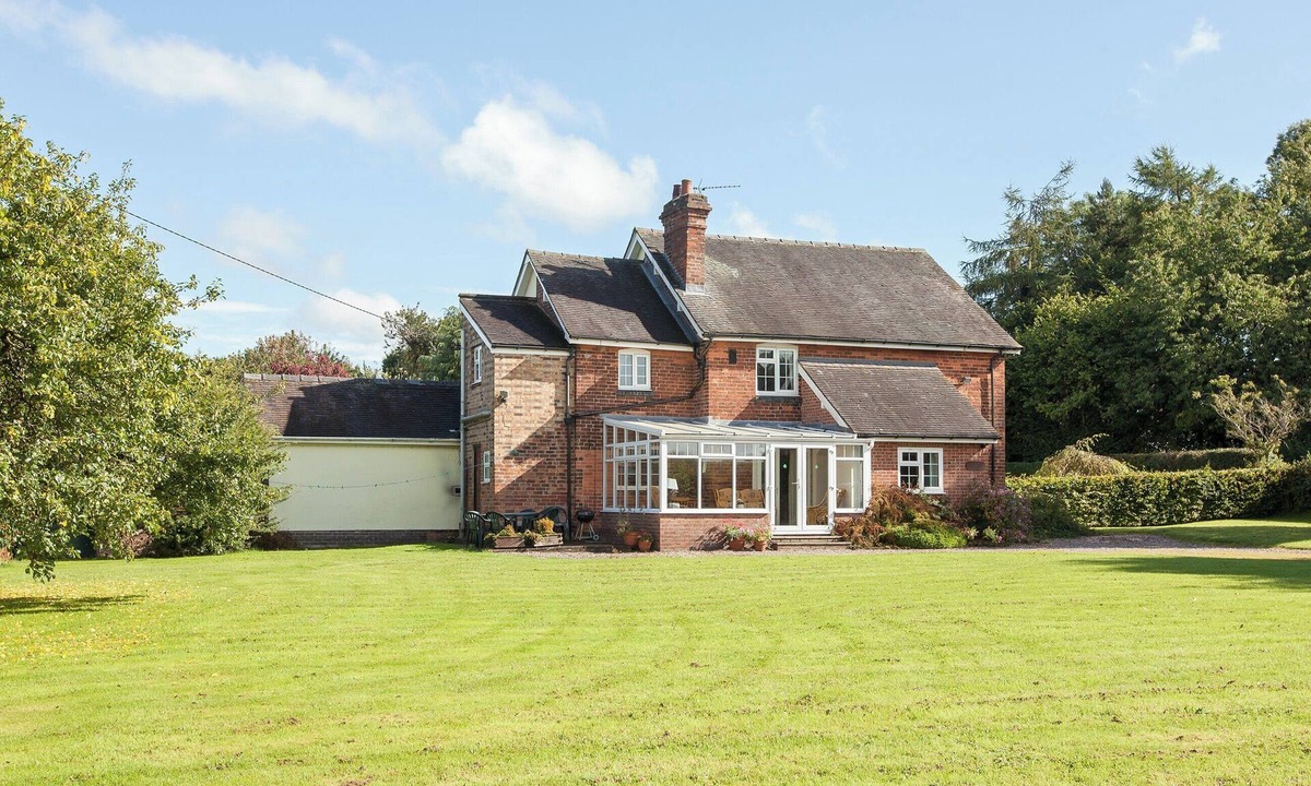 Eccleshall Cottage | 4 bedroom accommodation in Chatcull, near Eccleshall