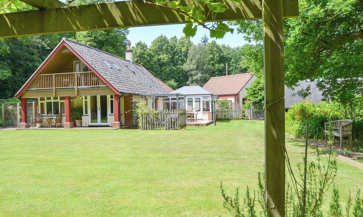 Wroxham Cottage | 4 bedroom accommodation in Wroxham