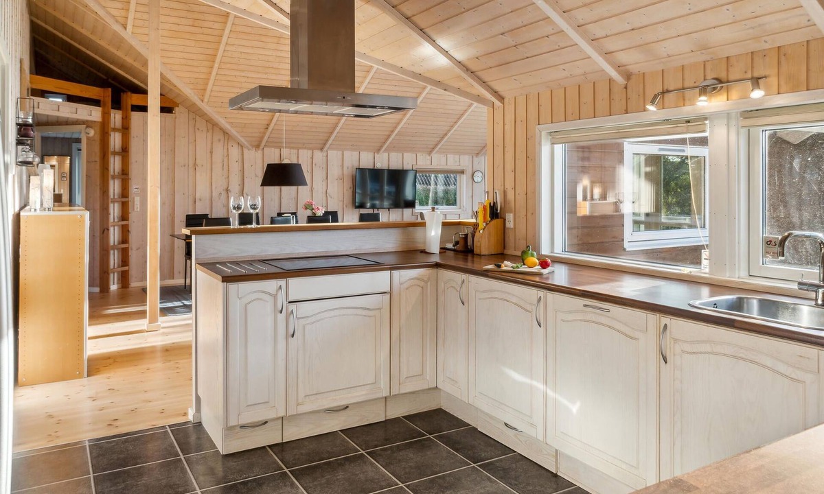 Bog By House | 4 bedroom accommodation in Bogø By