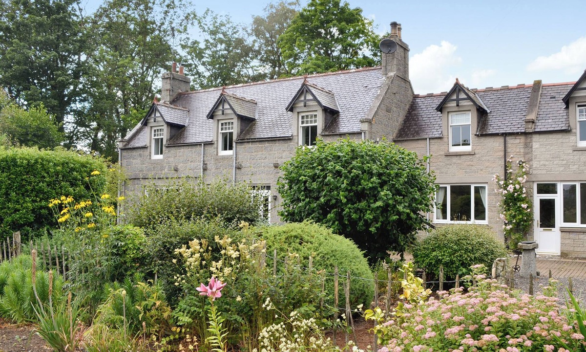 Alford Cottage | 4 bedroom accommodation in Alford