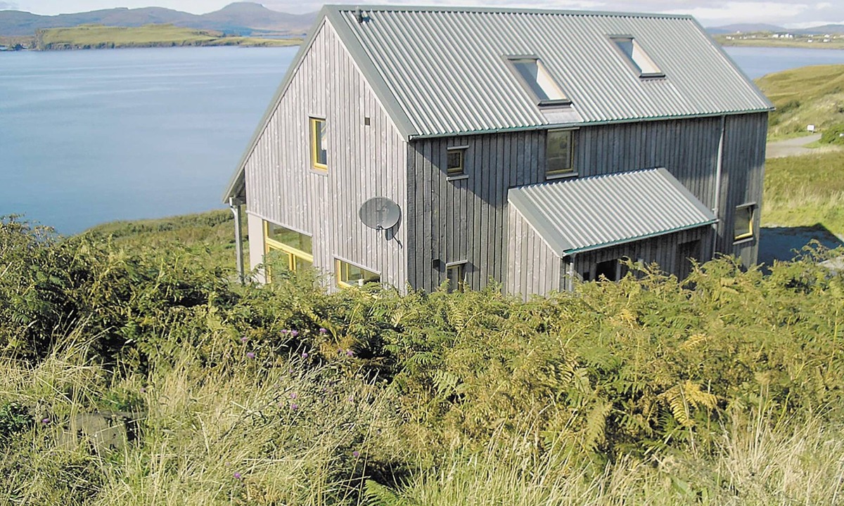 Beinn Orasaigh Cottage | 4 bedroom accommodation in Carbost