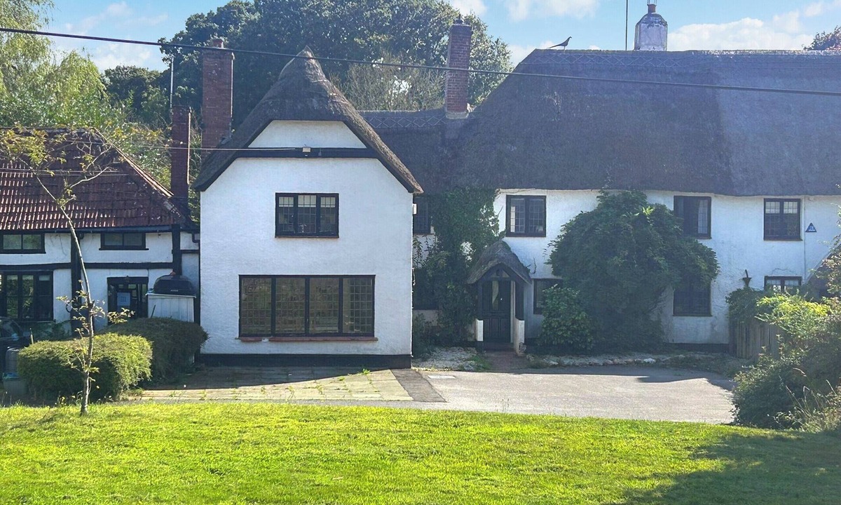 Clyst Saint George Cottage | 4 bedroom accommodation in Exeter