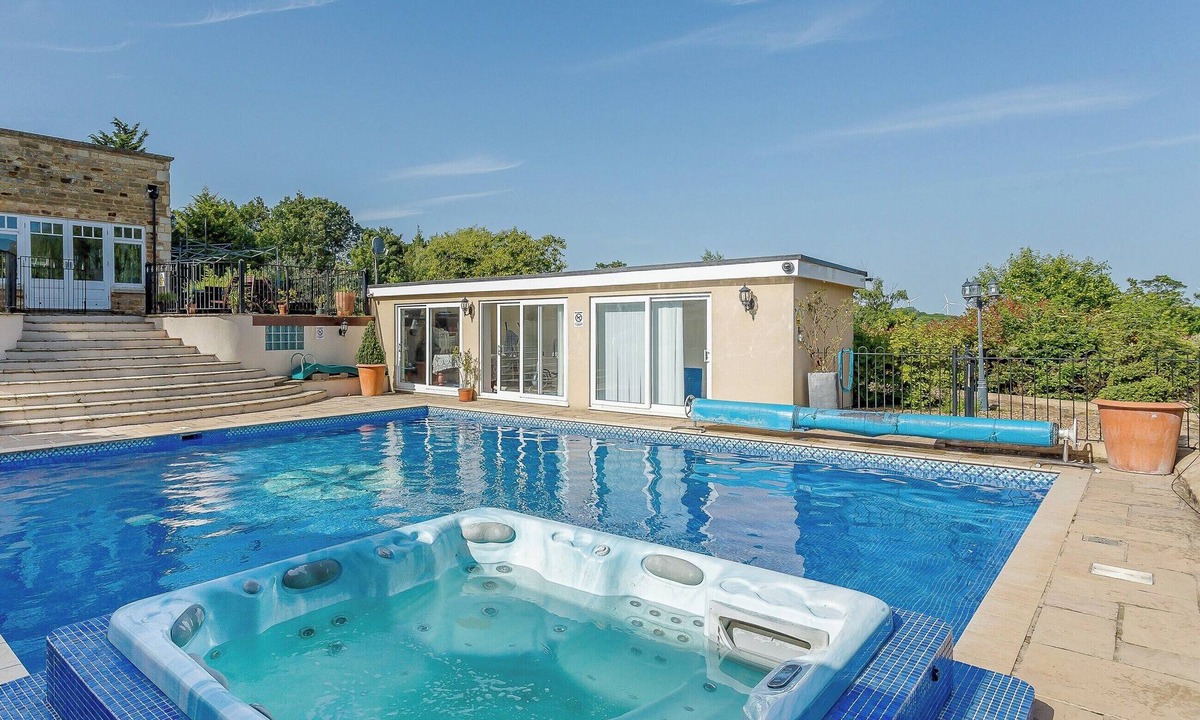 Kettering Cottage | 4 bedroom accommodation in Isham