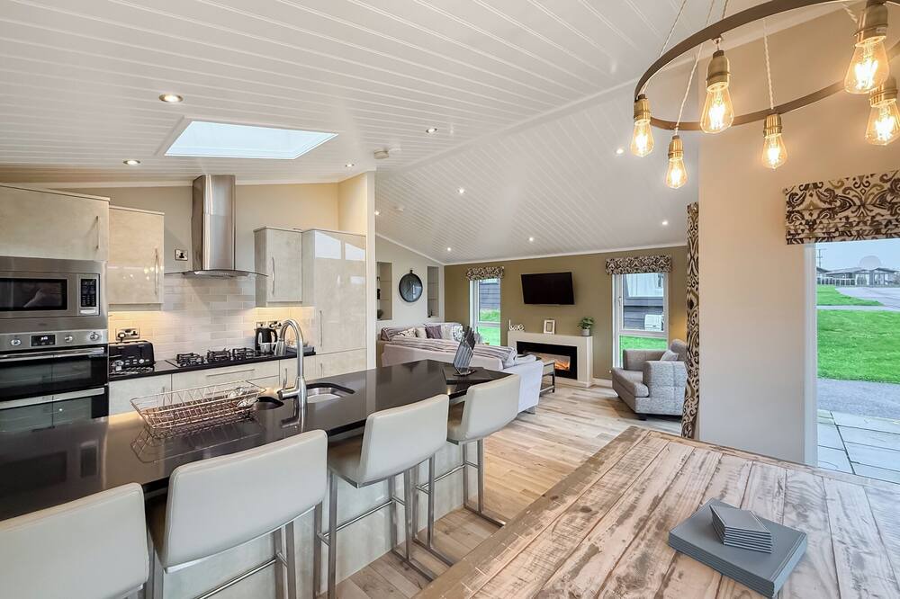 Penally Ski Chalet | 4 bedroom accommodation in Tenby