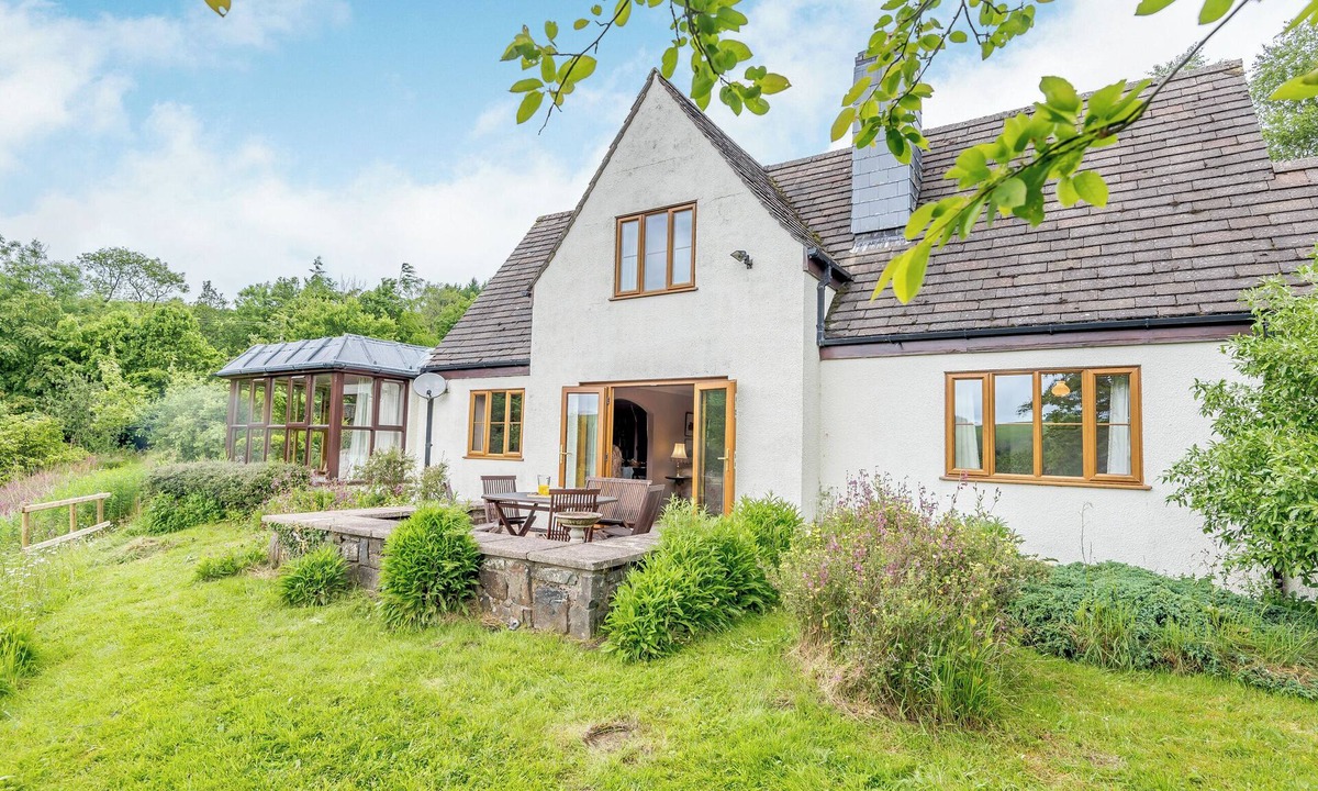 Llanidloes Cottage | 4 bedroom accommodation in Tylwch