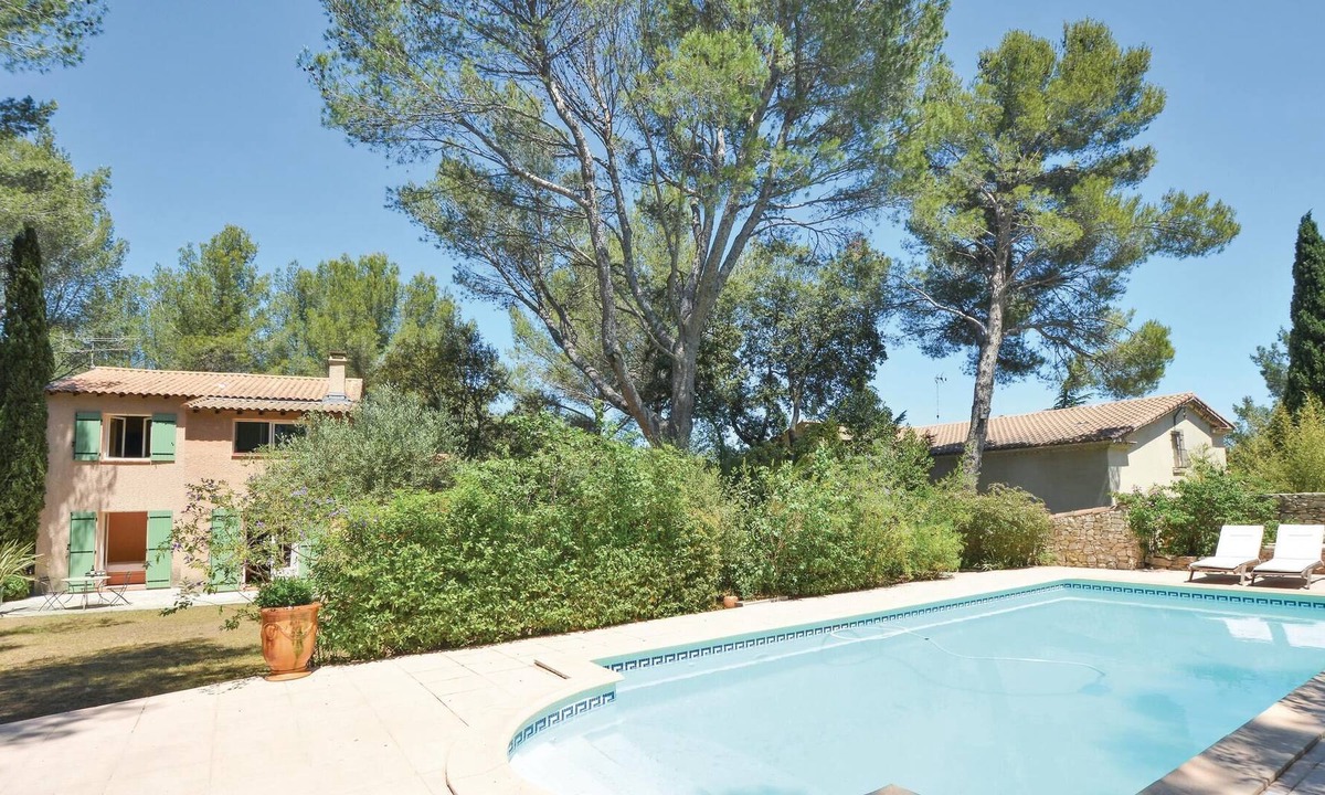 Caremeau House | 4 bedroom accommodation in Nîmes