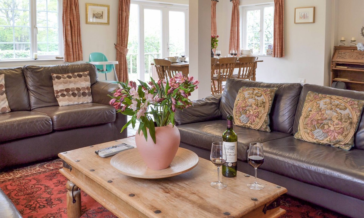 Hastings Cottage | 4 bedroom accommodation in Pett