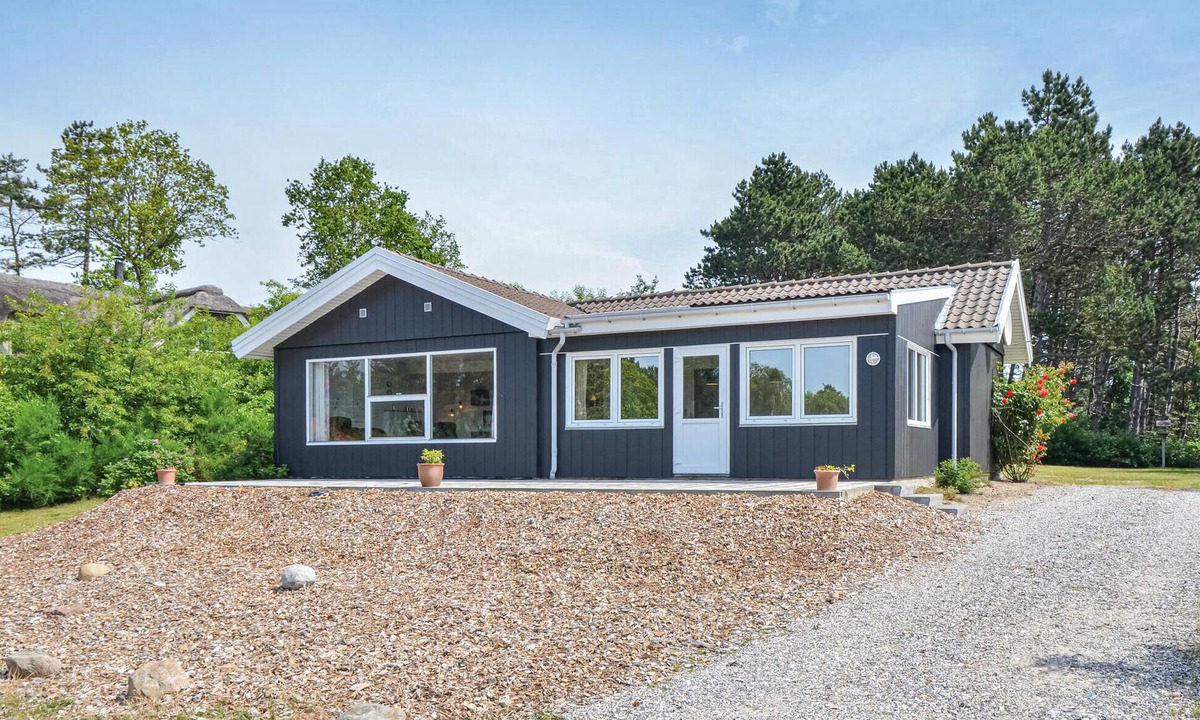 Øer Strand House | 4 bedroom amazing home in Ebeltoft