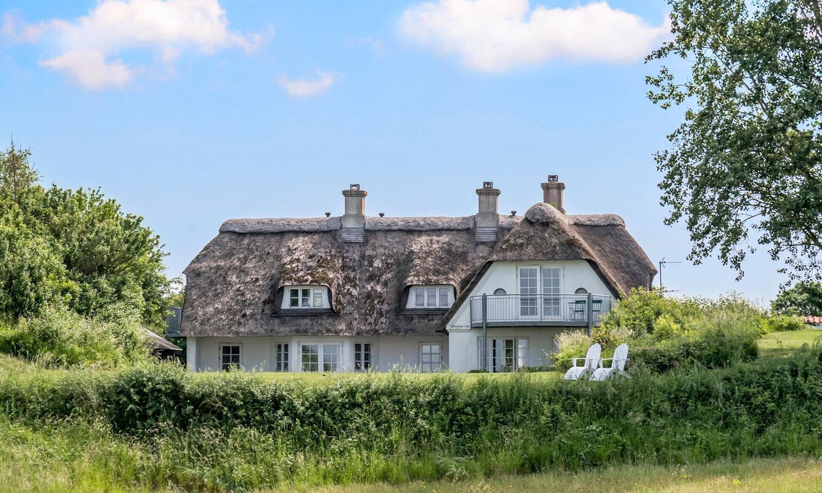 Assens House | 4 bedroom amazing home in Assens