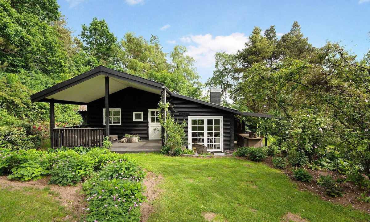 Knebel House | 4 bedroom amazing home in Knebel