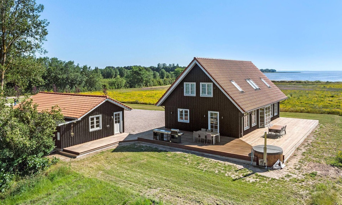 Maribo House | 4 bedroom amazing home in Askø