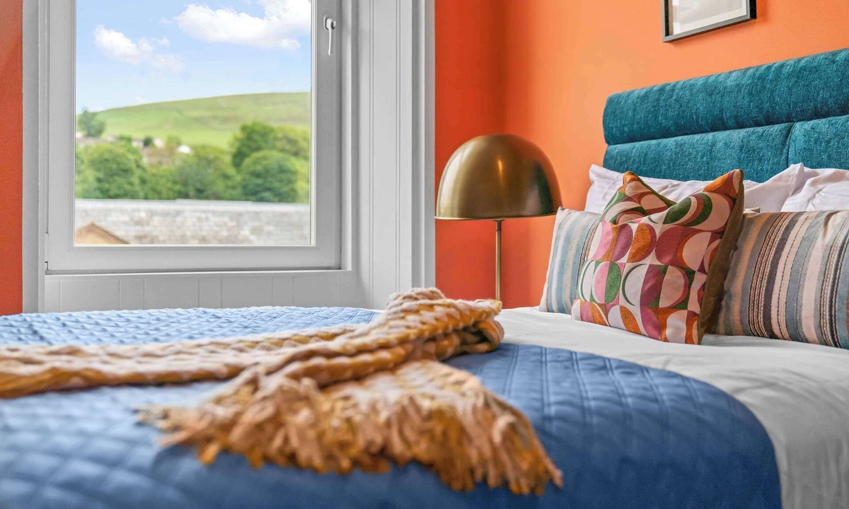 Galashiels Apartment | 4 Bedroom Apartment - Town Centre