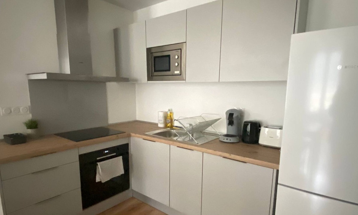 La Madeleine Apartment | 4 bedroom apartment, spacious and bright