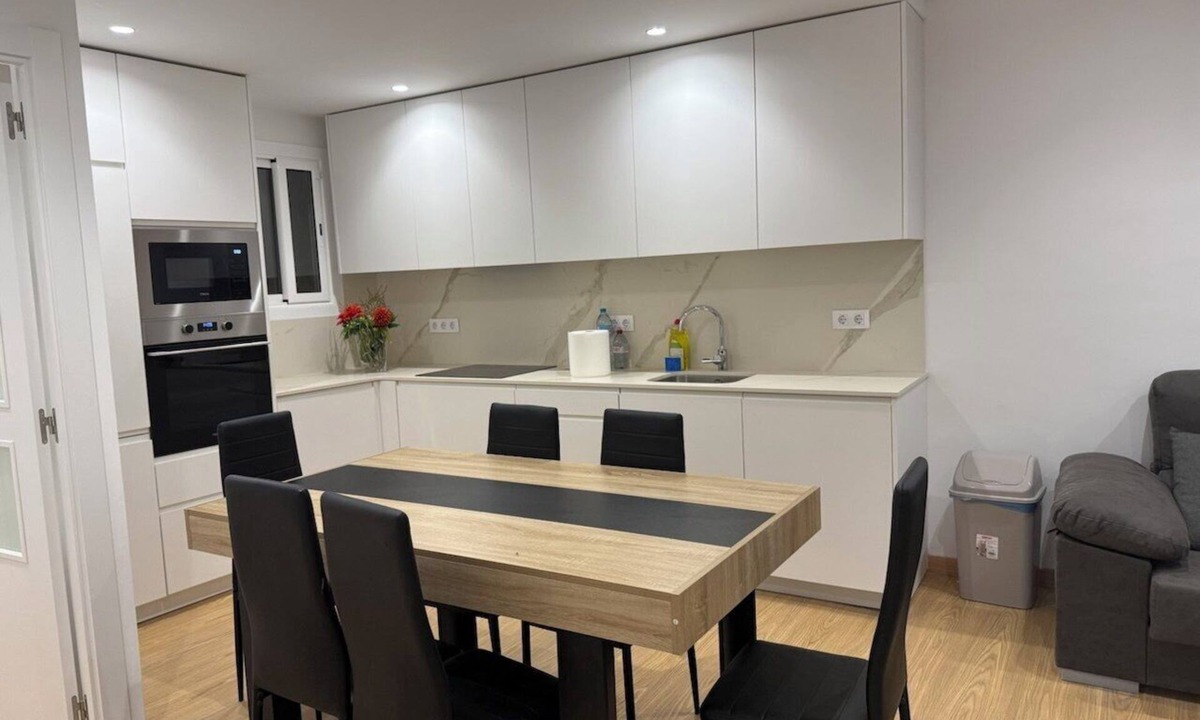 La Ribera Apartment | 4-bedroom apartment with AC in vibrant Barcelona