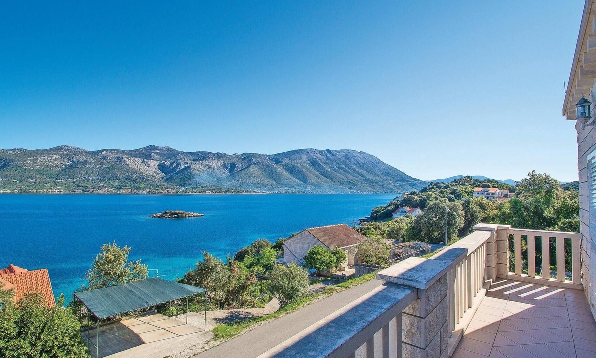 Zrnovo Apartment | 4 bedroom awesome apartment in Korcula