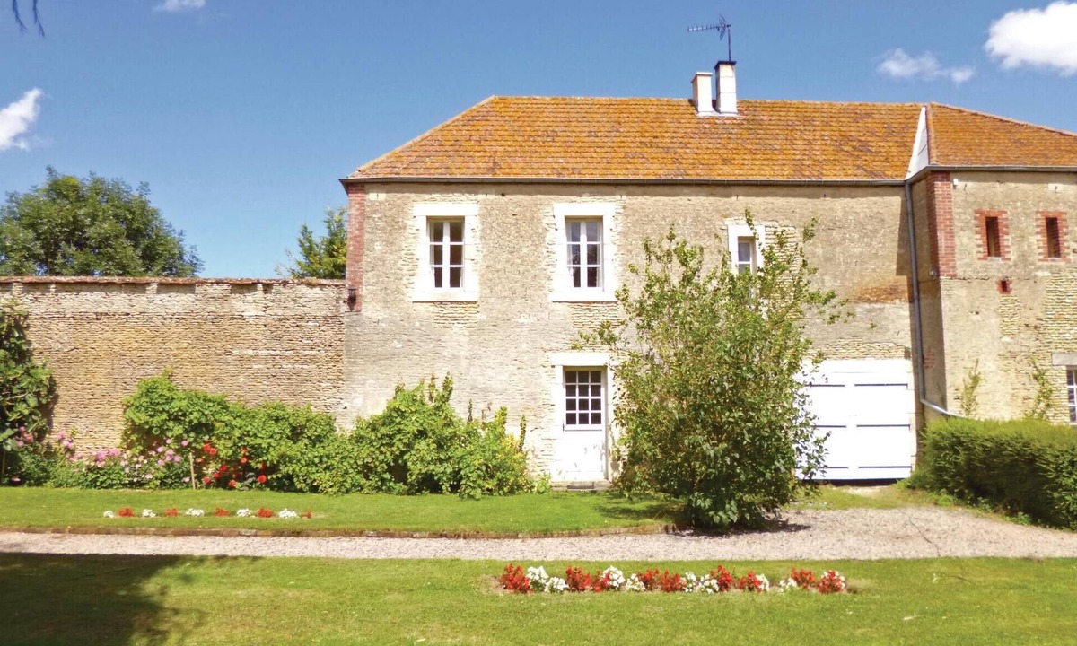 Chicheboville House | 4 bedroom awesome home in Chicheboville