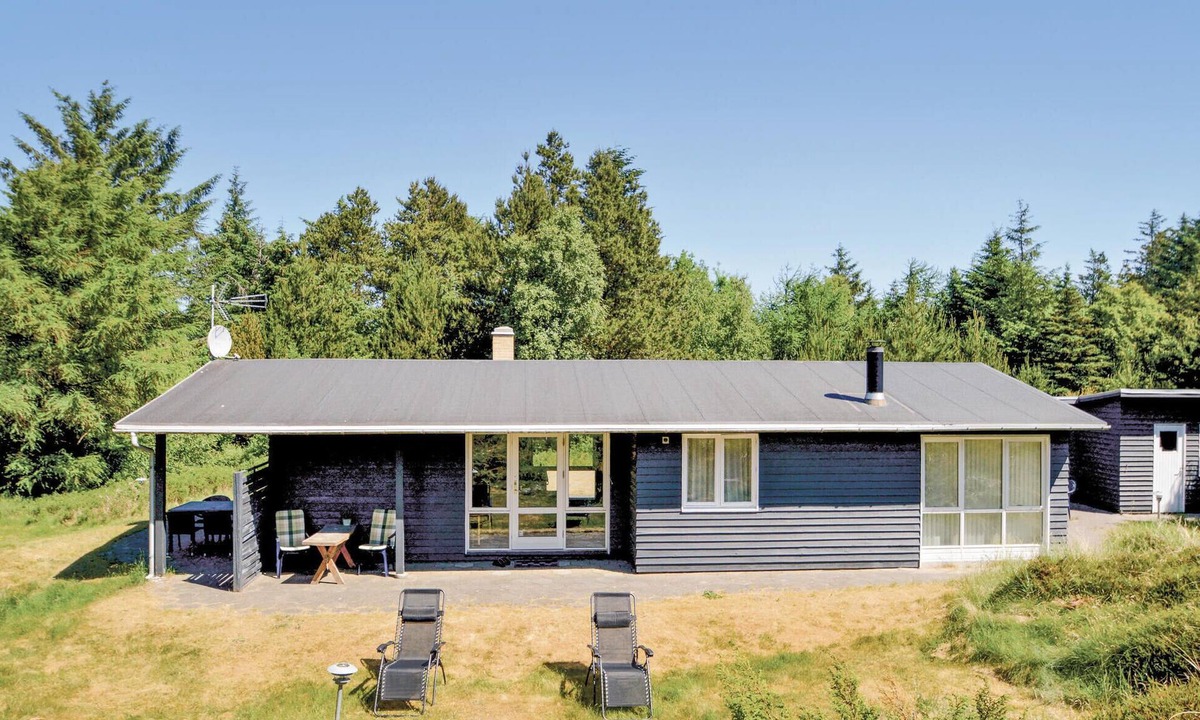 Slette Strand House | 4 bedroom awesome home in Fjerritslev
