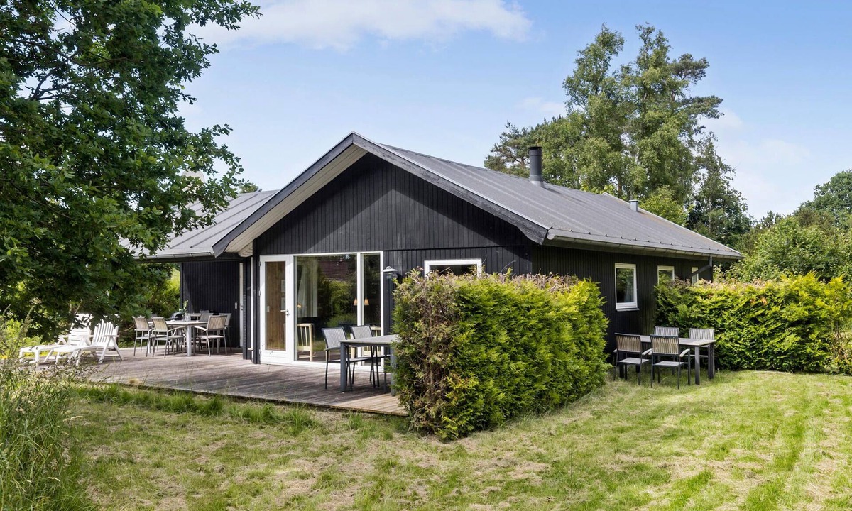 Grenaa House | 4 bedroom awesome home in Grenaa