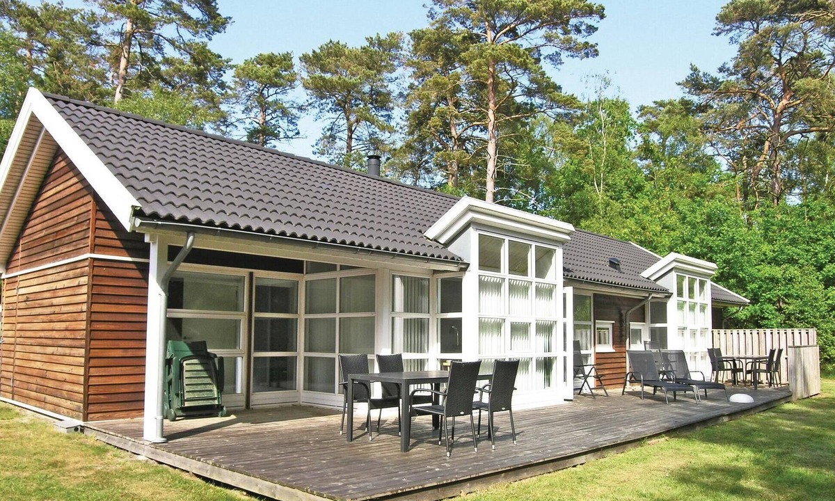 Hasle House | 4 bedroom awesome home in Hasle
