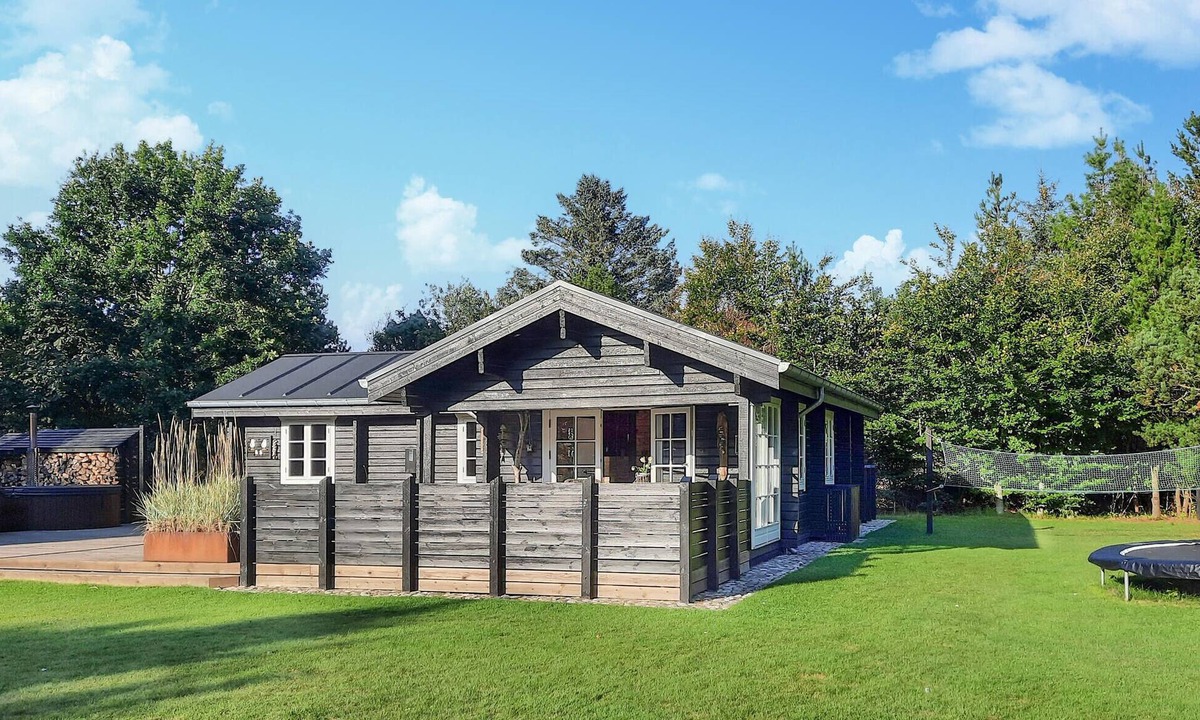 Bratten Strand House | 4 bedroom awesome home in Jerup