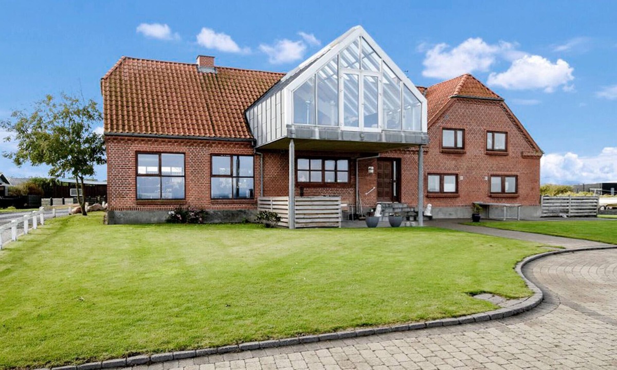 Vinderup House | 4 bedroom beach front home in Vinderup