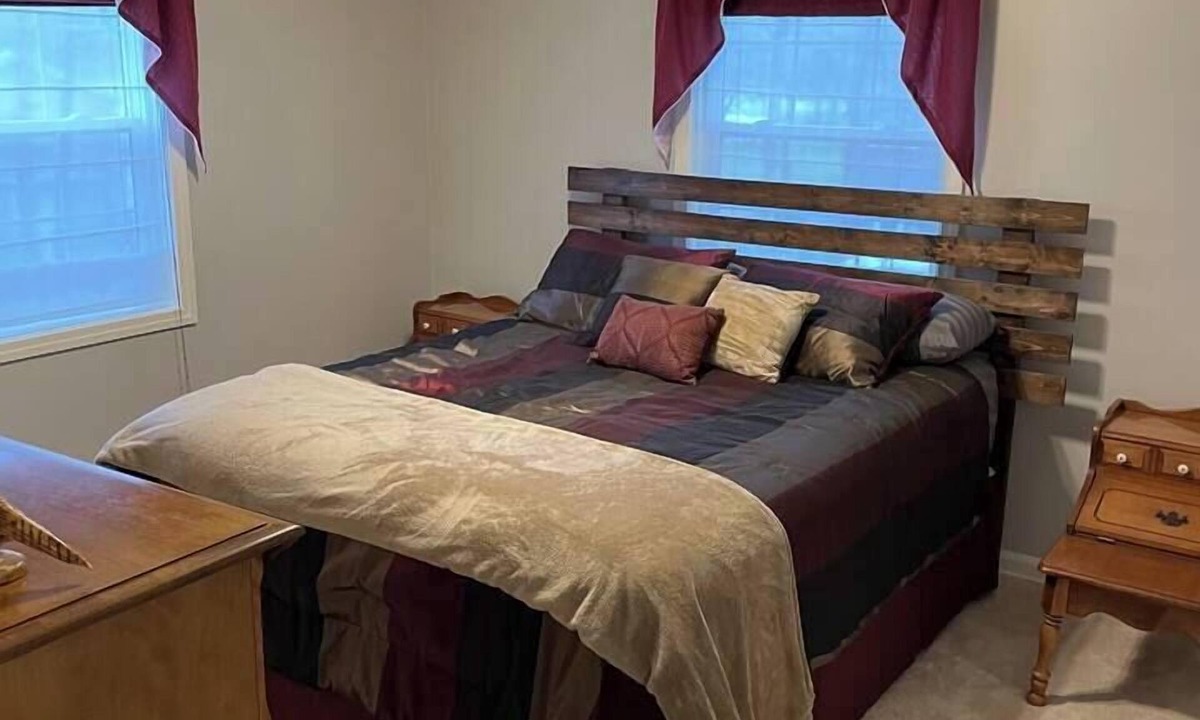 Versailles Cottage | 4 Bedroom Comfortable Cottage