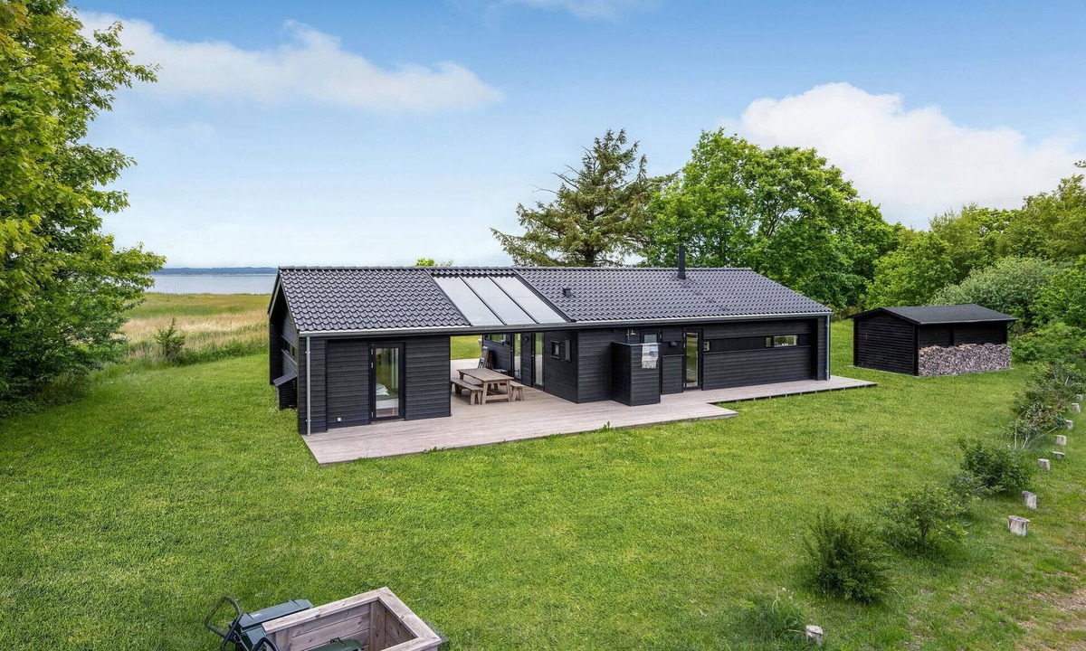 Boeslum House | 4 bedroom cozy home in Juelsminde