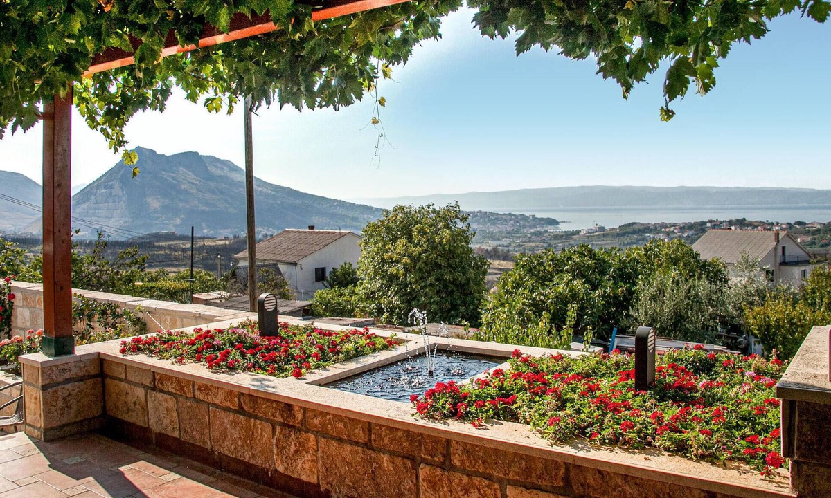 Mravince House | 4 bedroom cozy home in Mravinci