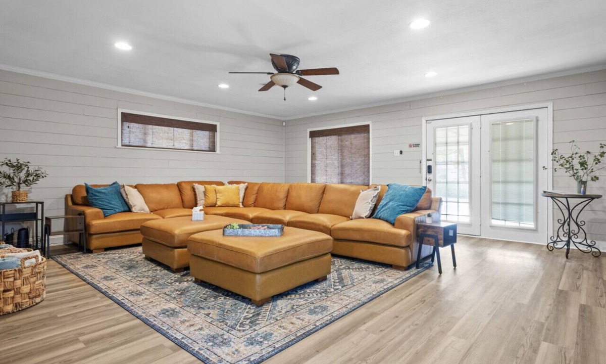 Belton House | 4 bedroom + game room with shuffleboard