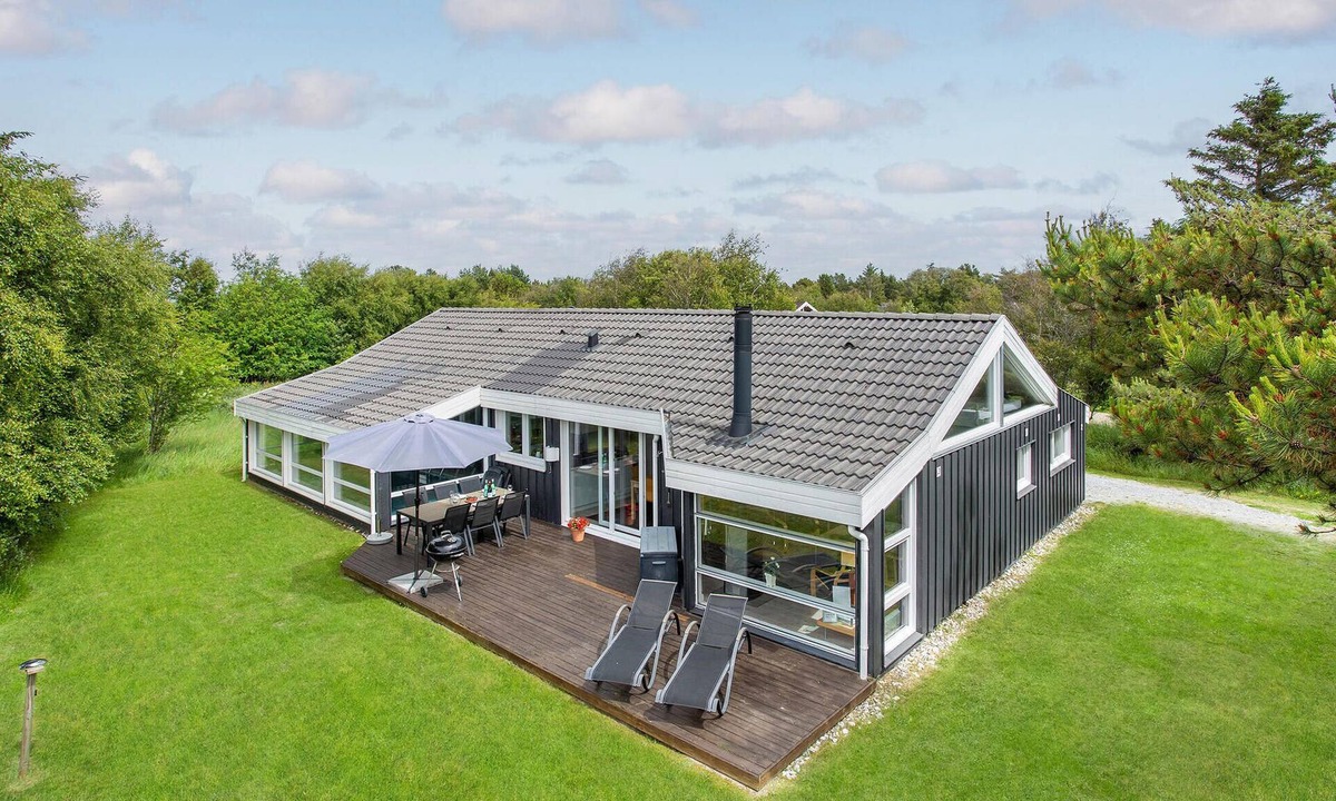 Tversted House | 4 bedroom gorgeous home in Bindslev