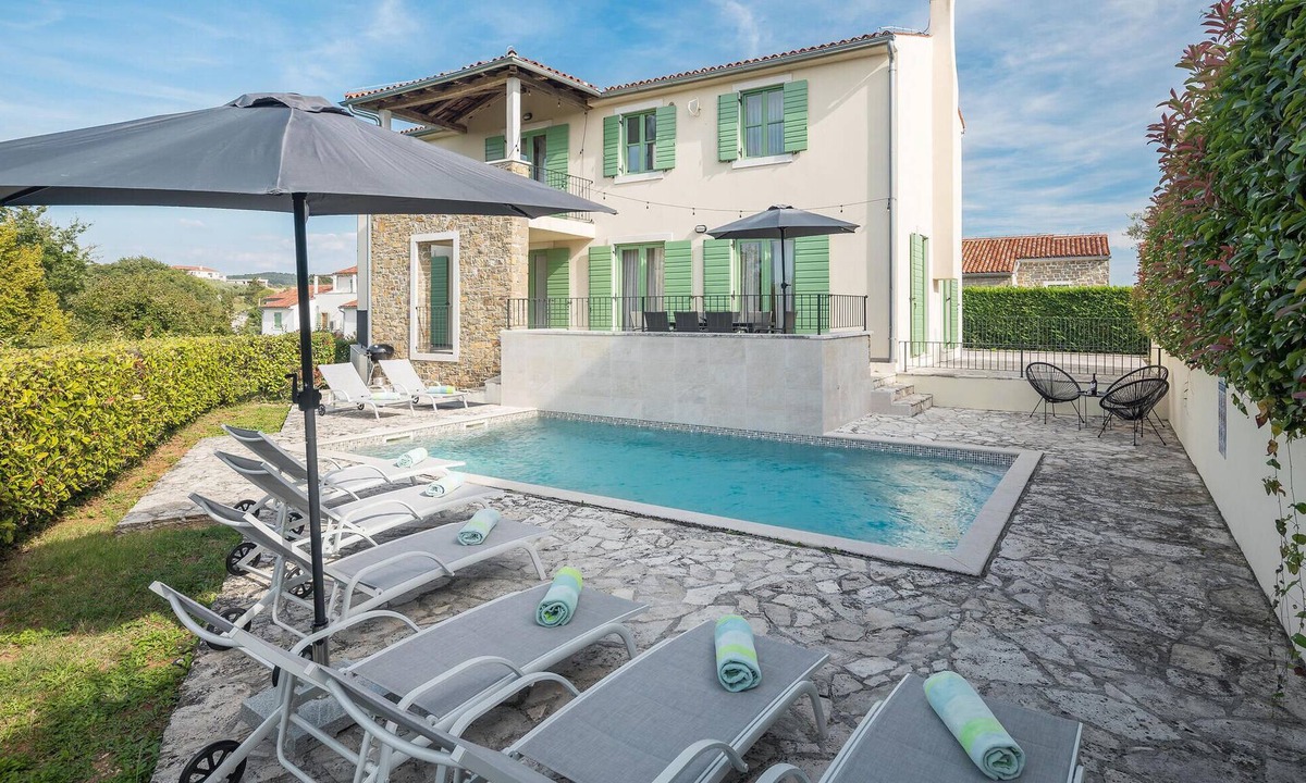 Baredine House | 4 bedroom gorgeous home in Baredine