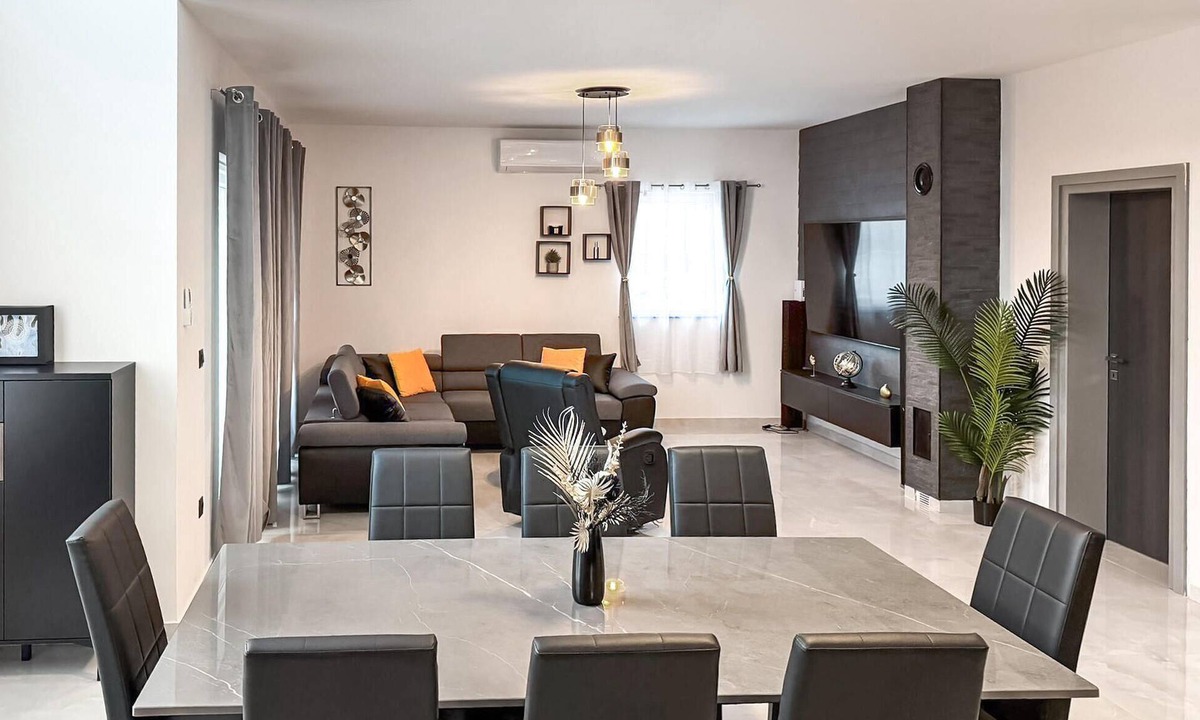 Raslina House | 4 bedroom gorgeous home in Raslina