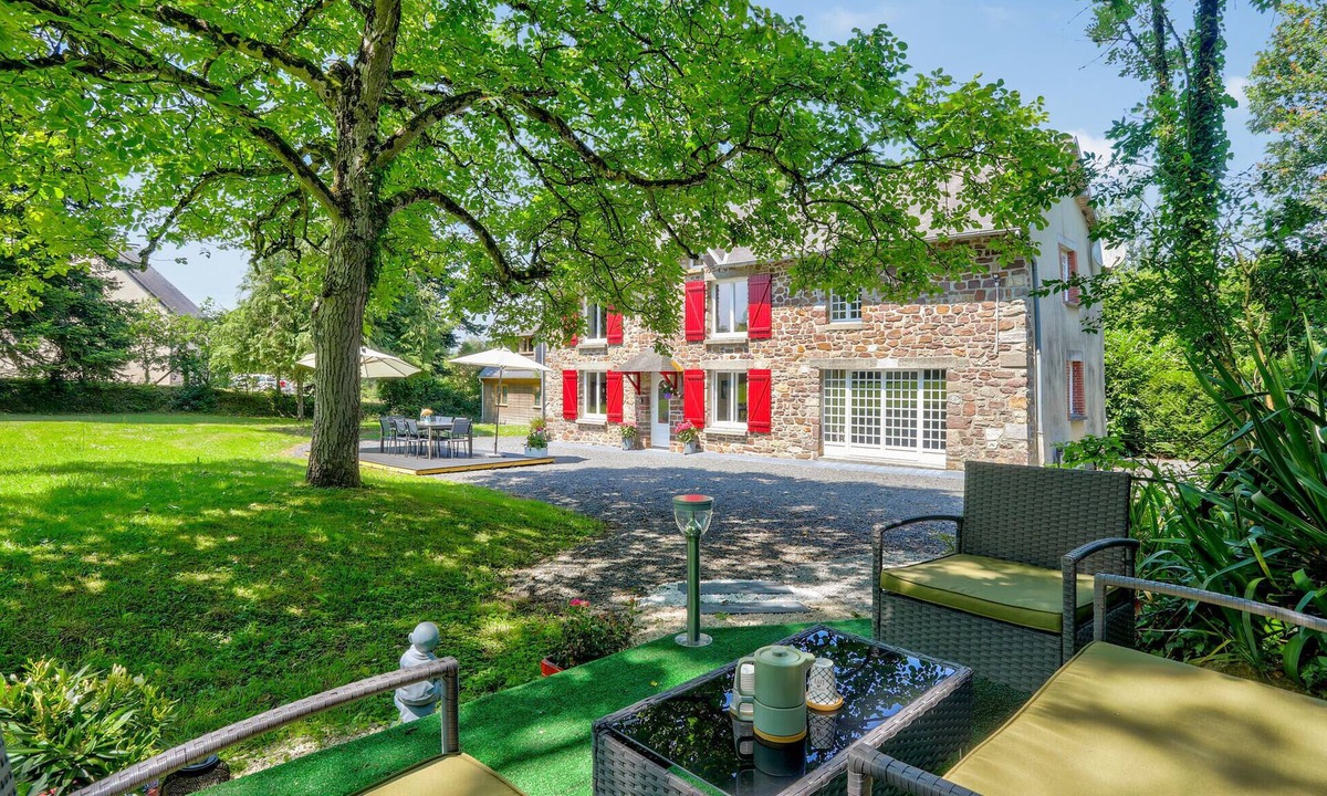 Dangy House | 4 bedroom gorgeous home in Dangy