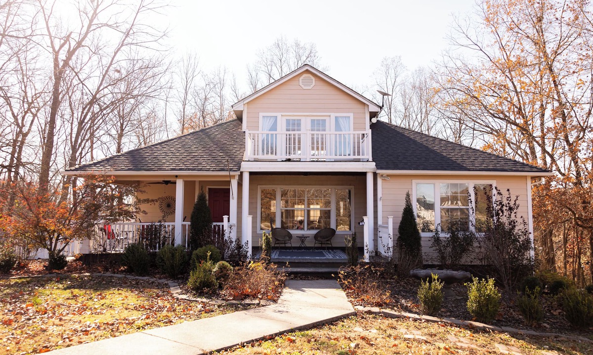 Cape Girardeau House | 4-Bedroom Home - 2 King Beds, Summer Pool, Pool Table, Air Hockey + More