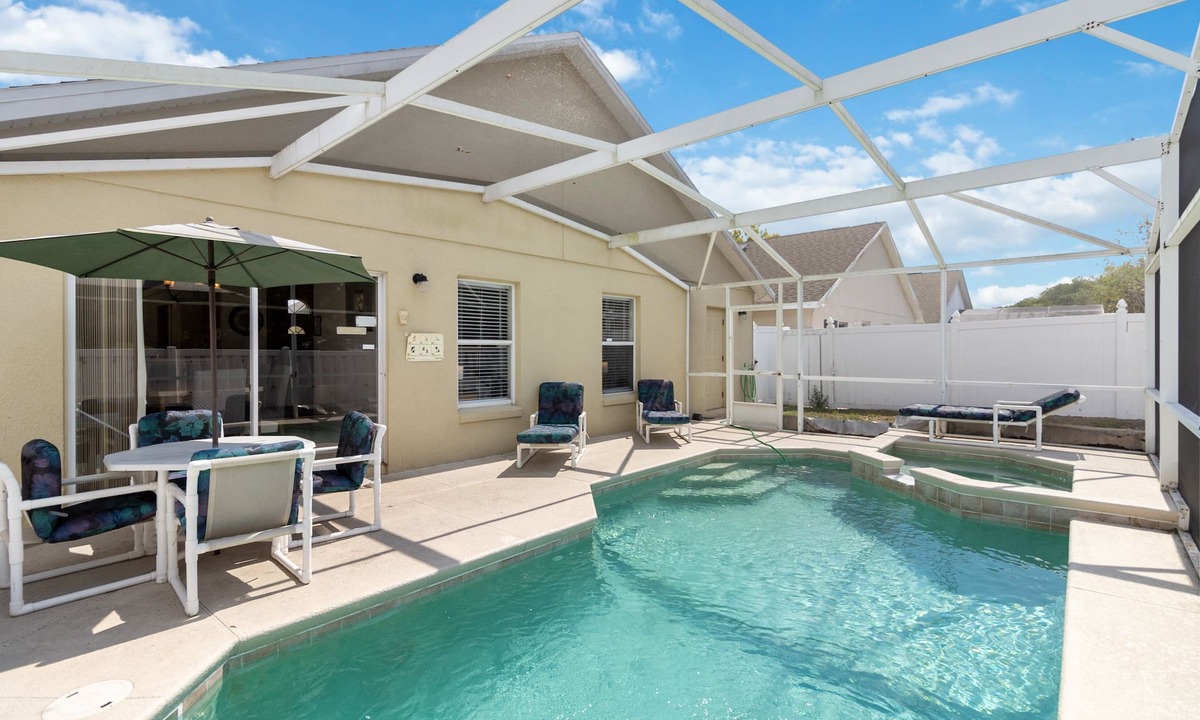 Bass Lakes Estates House | 4 Bedroom Home and Private Pool, pets considered