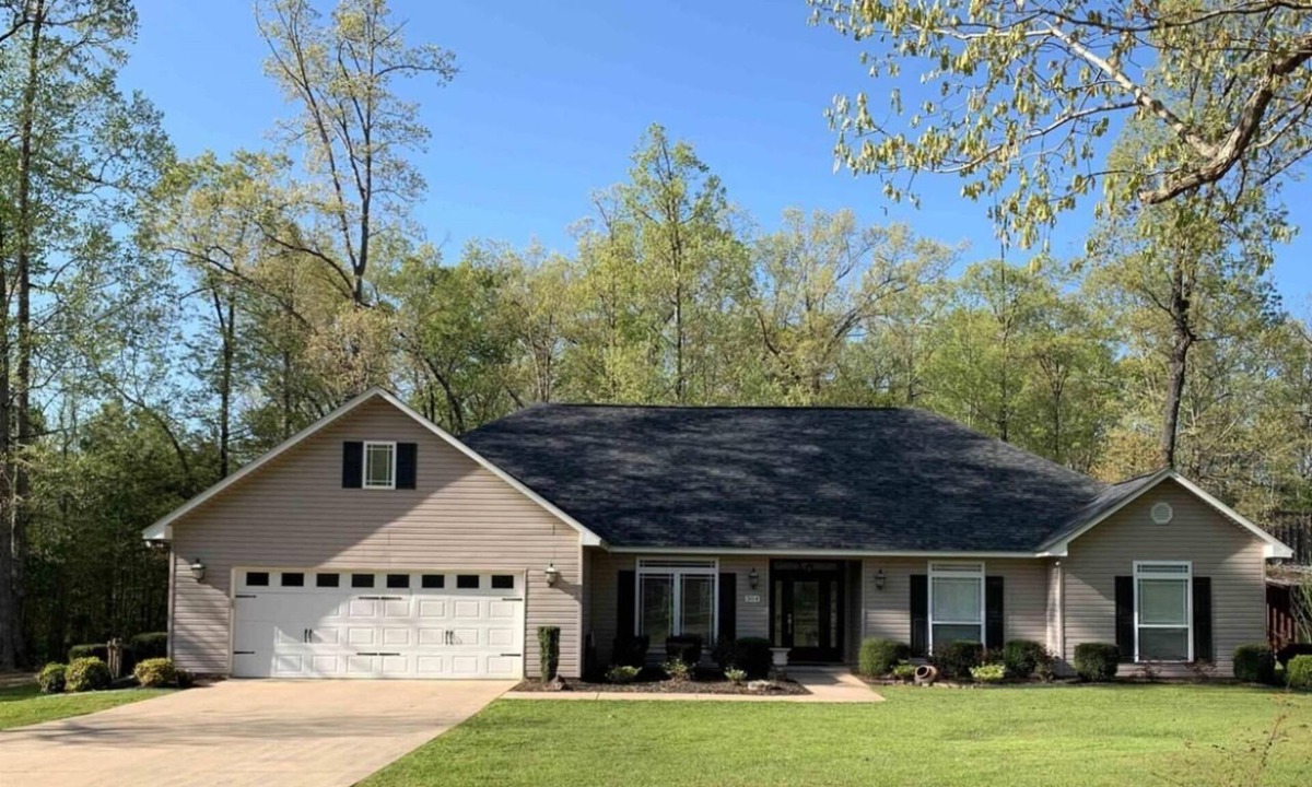 White Hall House | 4-bedroom Home Away from Home