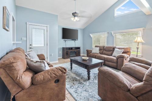 Carlyss House | 4 Bedroom Home in Sulphur La