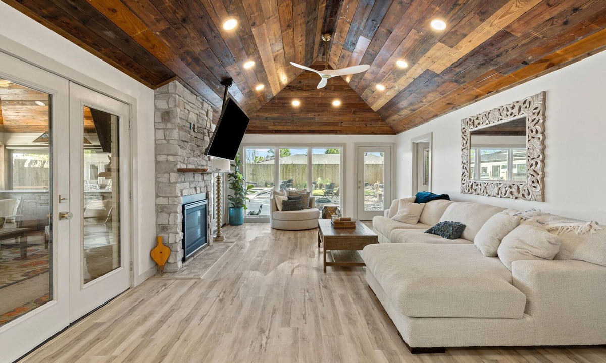 Prien House | 4 Bedroom Home with Pool