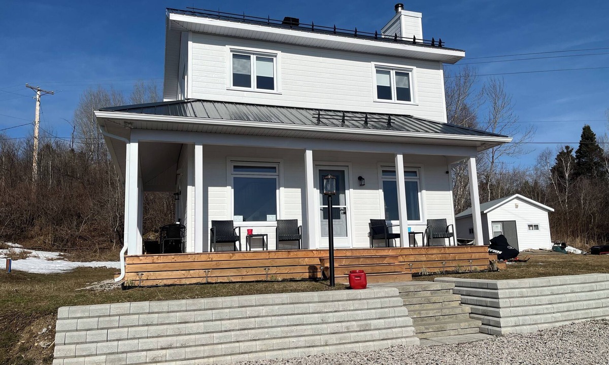 Port-au-Persil House | 4-bedroom house in awesome Saint-Siméon with AC, WiFi
