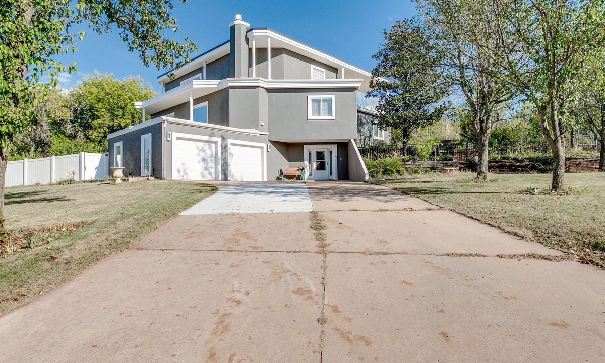 Central Oklahoma City House | 4-bedroom house in delightful Oklahoma City with AC