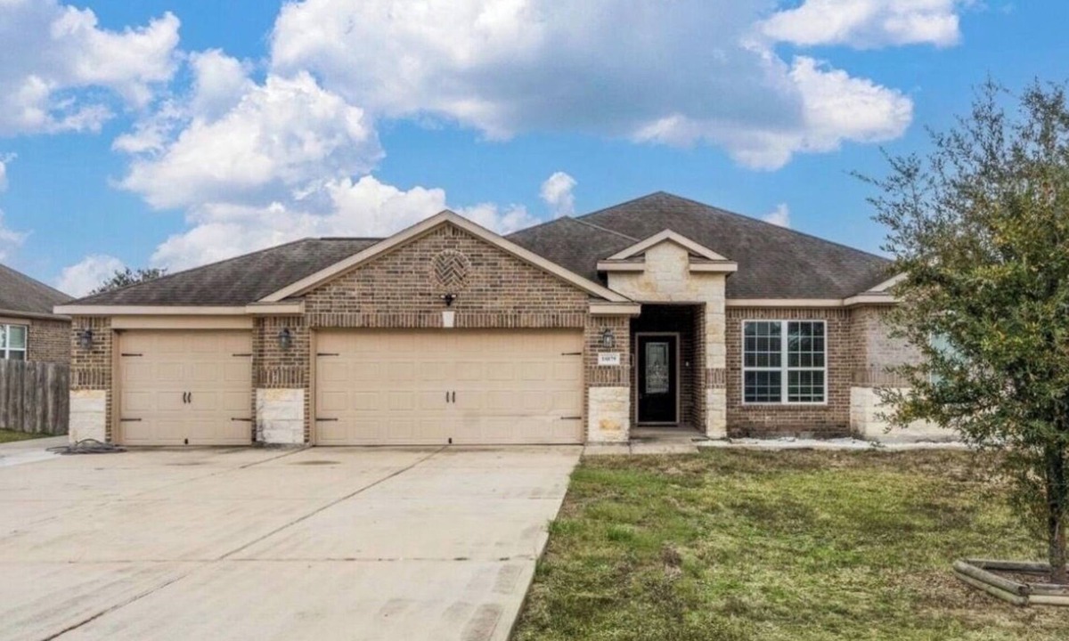 Magnolia House | 4-bedroom house in beautiful Magnolia TX
